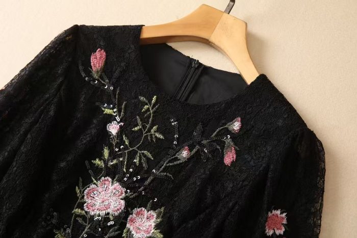 embroidered black lace dress - Image 9